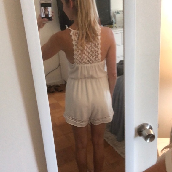 White Lulus romper - Picture 2 of 4